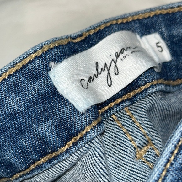 Carly Jean Chrissy Distressed Straight Leg Jeans Size 5 Medium Wash High Rise - Picture 9 of 9